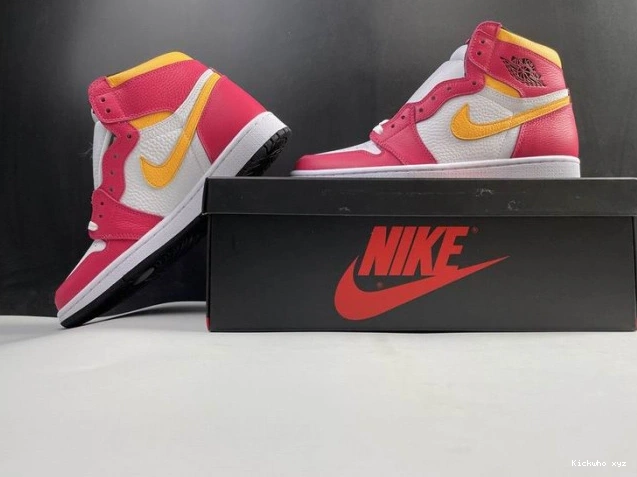 Jordan 1 High Air OGLight Red Fusion 555088-603 0819